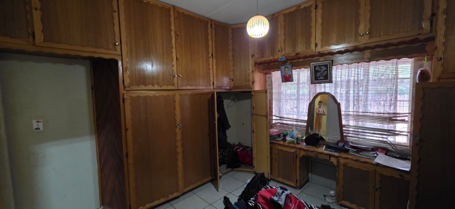 5 Bedroom Property for Sale in Elandia North West